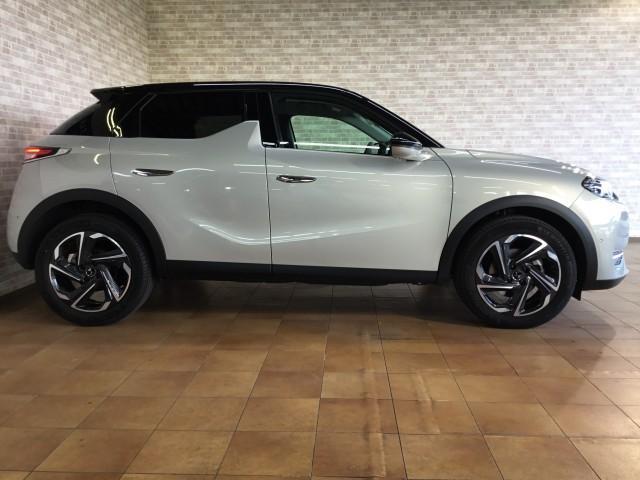DS3クロスバック オペラ ブルーHDi ディーゼル車・ハーフレザー・ナビTV・カープレイ対応・Bluetooth・USB・バックカメラ・コーナーセンサー・FOCALサウンド・追突軽減車・アダクティブクルーズコントロール・ブライドスポット(12枚目)