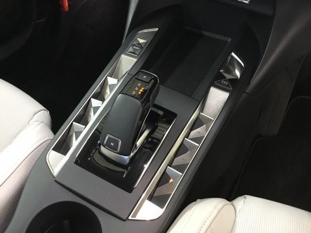 DS3クロスバック オペラ ブルーHDi ディーゼル車・ハーフレザー・ナビTV・カープレイ対応・Bluetooth・USB・バックカメラ・コーナーセンサー・FOCALサウンド・追突軽減車・アダクティブクルーズコントロール・ブライドスポット(22枚目)