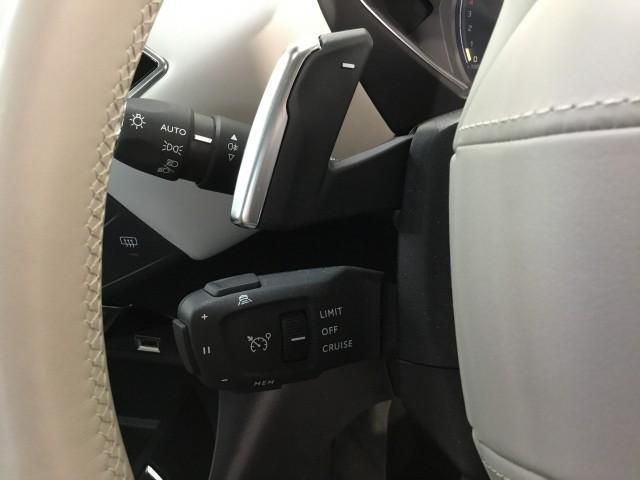 DS3クロスバック オペラ ブルーHDi ディーゼル車・ハーフレザー・ナビTV・カープレイ対応・Bluetooth・USB・バックカメラ・コーナーセンサー・FOCALサウンド・追突軽減車・アダクティブクルーズコントロール・ブライドスポット(23枚目)