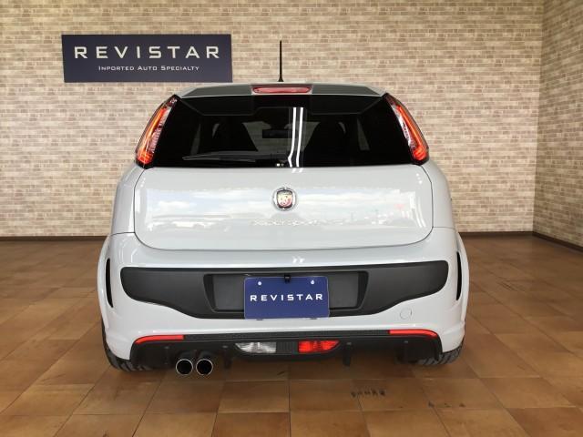 アバルトプント スーパースポーツ　特別仕様車・左ハンドル・６速ミッション・ブレンボキャリパー・スポーツモード・１７インチマッドブラックアルミホイル・ＬＥＤライト・ＬＥＤフォグランプ・純正オーディオ・ＣＤ・デジタルインナーミラー（4枚目）