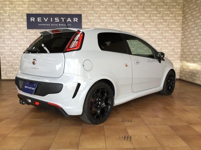 アバルトプント スーパースポーツ　特別仕様車・左ハンドル・６速ミッション・ブレンボキャリパー・スポーツモード・１７インチマッドブラックアルミホイル・ＬＥＤライト・ＬＥＤフォグランプ・純正オーディオ・ＣＤ・デジタルインナーミラー（10枚目）