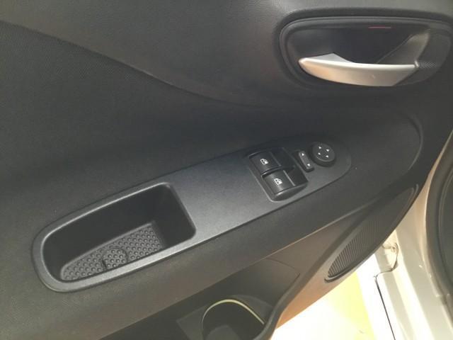 アバルトプント スーパースポーツ　特別仕様車・左ハンドル・６速ミッション・ブレンボキャリパー・スポーツモード・１７インチマッドブラックアルミホイル・ＬＥＤライト・ＬＥＤフォグランプ・純正オーディオ・ＣＤ・デジタルインナーミラー（27枚目）