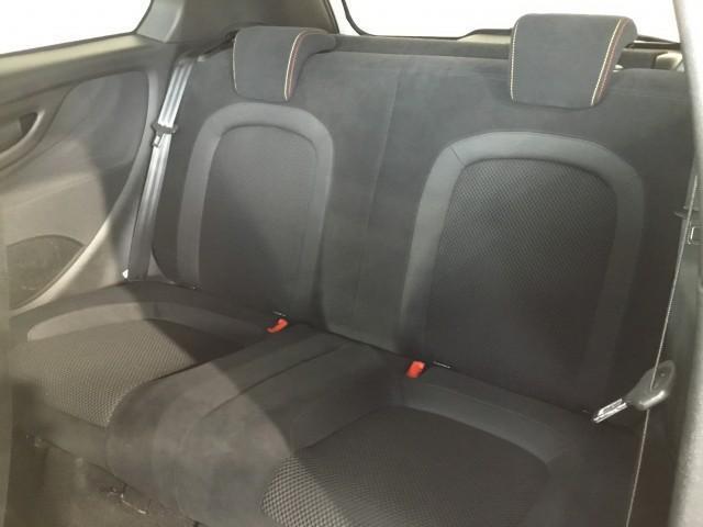 アバルトプント スーパースポーツ　特別仕様車・左ハンドル・６速ミッション・ブレンボキャリパー・スポーツモード・１７インチマッドブラックアルミホイル・ＬＥＤライト・ＬＥＤフォグランプ・純正オーディオ・ＣＤ・デジタルインナーミラー（30枚目）