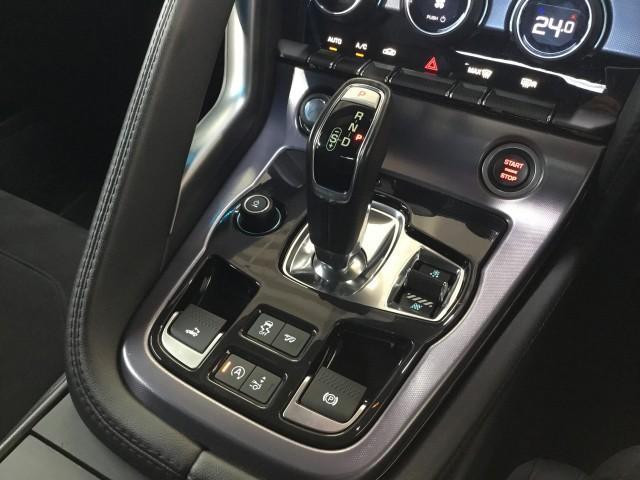 Ｆタイプ コンバーチブル　電動オープンソフトＴＯＰ・ハーフレザーパワーシート・ナビ・フルセグＴＶ・Ｂｌｕｅｔｏｏｔｈ・ＵＳＢ・ＭＥＲＩＤＩＡＮサウンド・コーナーセンサー・ＨＩＤライト・パドルシフト・ステアリングスイッチ（24枚目）