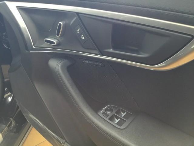 Ｆタイプ コンバーチブル　電動オープンソフトＴＯＰ・ハーフレザーパワーシート・ナビ・フルセグＴＶ・Ｂｌｕｅｔｏｏｔｈ・ＵＳＢ・ＭＥＲＩＤＩＡＮサウンド・コーナーセンサー・ＨＩＤライト・パドルシフト・ステアリングスイッチ（28枚目）