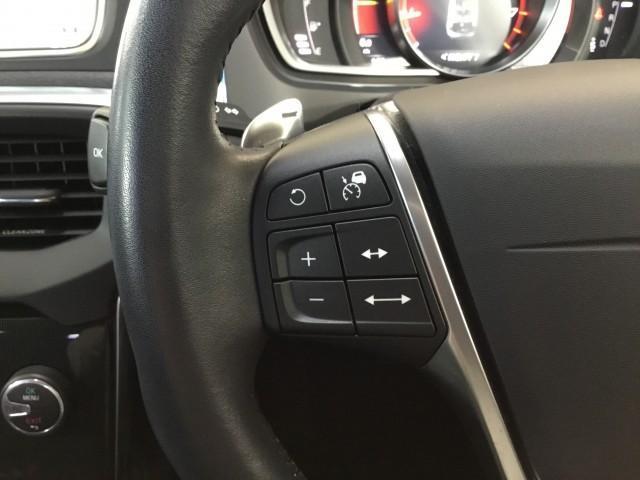 Ｖ４０ Ｔ３　モメンタム　ワンオーナー車・シティーセーティ・追突軽減車・アダクティブクルーズコントロール・ブライドスポット・ナビＴＶ・バックカメラ・コーナーセンサー・ＬＥＤライト・アクティブハイビーム・Ｂｌｕｔｅｏｏｔｈ（23枚目）