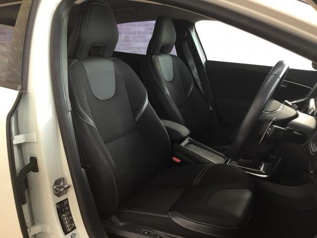 Ｖ４０ Ｔ３　モメンタム　ワンオーナー車・シティーセーティ・追突軽減車・アダクティブクルーズコントロール・ブライドスポット・ナビＴＶ・バックカメラ・コーナーセンサー・ＬＥＤライト・アクティブハイビーム・Ｂｌｕｔｅｏｏｔｈ（27枚目）