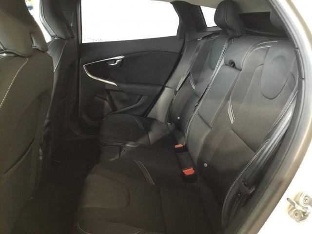 Ｖ４０ Ｔ３　モメンタム　ワンオーナー車・シティーセーティ・追突軽減車・アダクティブクルーズコントロール・ブライドスポット・ナビＴＶ・バックカメラ・コーナーセンサー・ＬＥＤライト・アクティブハイビーム・Ｂｌｕｔｅｏｏｔｈ（29枚目）