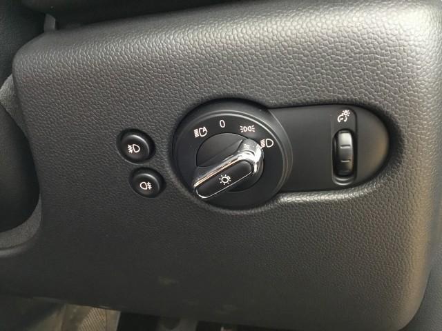 ＭＩＮＩ クーパーＳ　コンバーチブル　ユアーズＰＫＧ・ユアーズ専用ブラウンレーザーシートヒーター付き・ユアーズステアリング・ユアーズ１８インチアルミホイル・ナビ・バックカメラ・コーナーセンサー・ユニオンジャックテール・ＬＥＤライト（26枚目）