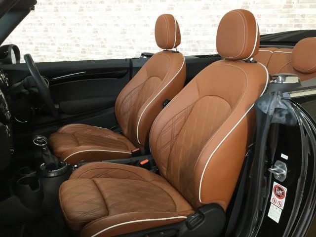 ＭＩＮＩ クーパーＳ　コンバーチブル　ユアーズＰＫＧ・ユアーズ専用ブラウンレーザーシートヒーター付き・ユアーズステアリング・ユアーズ１８インチアルミホイル・ナビ・バックカメラ・コーナーセンサー・ユニオンジャックテール・ＬＥＤライト（29枚目）