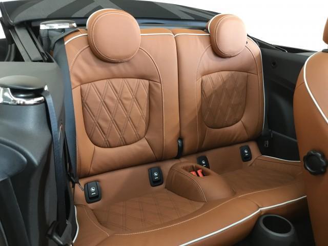 ＭＩＮＩ クーパーＳ　コンバーチブル　ユアーズＰＫＧ・ユアーズ専用ブラウンレーザーシートヒーター付き・ユアーズステアリング・ユアーズ１８インチアルミホイル・ナビ・バックカメラ・コーナーセンサー・ユニオンジャックテール・ＬＥＤライト（30枚目）