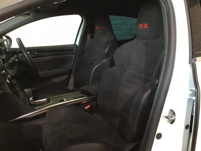 メガーヌ ルノー　スポール　アクティブブレーキ・追突軽減車・ハーフレザーヒーター付き・ナビ・フルセグＴＶ・カープレイ対応・Ｂｌｕｅｔｏｏｔｈ・ＵＳＢ・アダクティブクルーズコントロール・ブライドスポット・バックカメラ（28枚目）