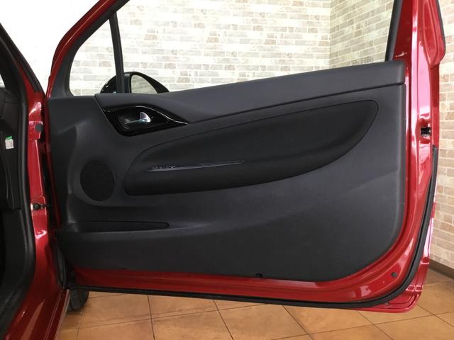 ＤＳ３カブリオ シック　電動オープンソフトＴＯＰ・アクティブシティブレーキ・追突軽減車・クルーズコントロール・ナビ・フルセグＴＶ・Ｂｌｕｅｔｏｏｔｈ・ＵＳＢ・ＣＤ・コーナーセンサー・ＨＩＤライト・デイライト（34枚目）