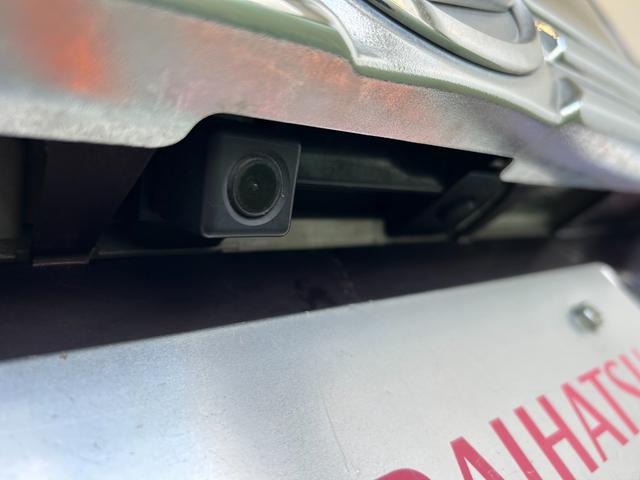 タント カスタムＸ　トップエディションＳＡＩＩＩ　ナビ　片側電動スライドドア　プッシュボタンスタ－ト　オ－トハイビ－ム　アイドリングストップ機能　衝突被害軽減ブレーキ　バックカメラ（8枚目）