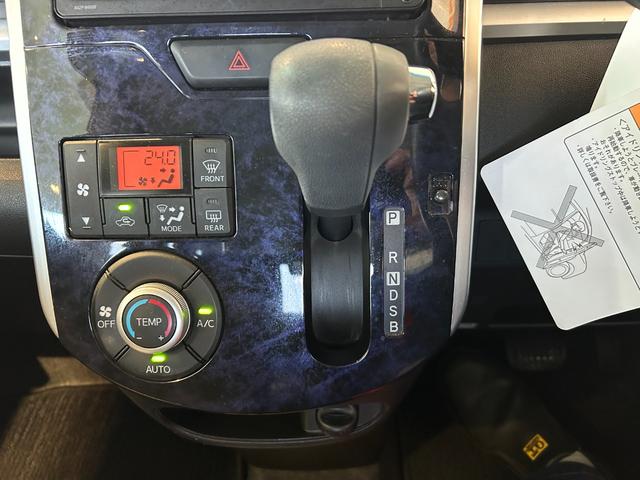 タント カスタムＸ　トップエディションＳＡＩＩＩ　ナビ　片側電動スライドドア　プッシュボタンスタ－ト　オ－トハイビ－ム　アイドリングストップ機能　衝突被害軽減ブレーキ　バックカメラ（16枚目）