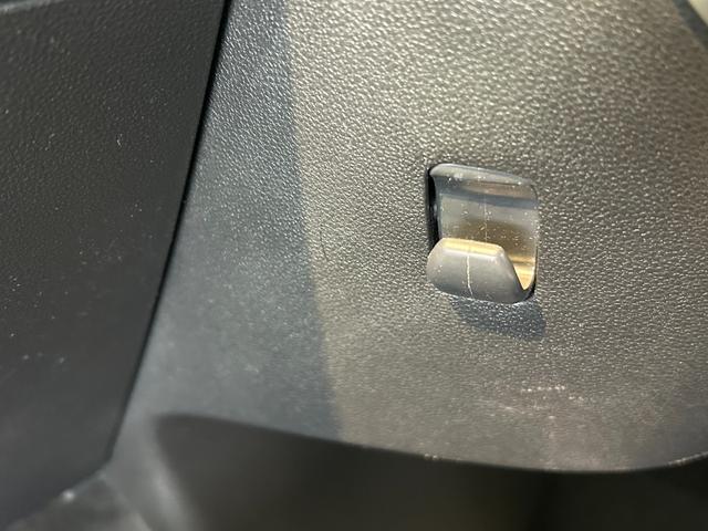 タント カスタムＸ　トップエディションＳＡＩＩＩ　ナビ　片側電動スライドドア　プッシュボタンスタ－ト　オ－トハイビ－ム　アイドリングストップ機能　衝突被害軽減ブレーキ　バックカメラ（21枚目）