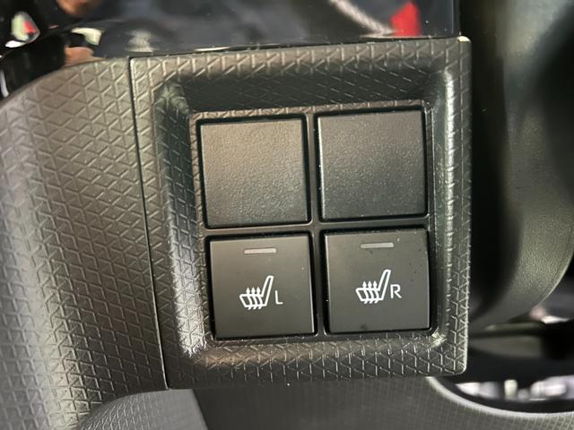 タント カスタムＲＳ　タ－ボ　ディスプレイオーディオ　衝突被害軽減ブレーキ　電動パーキング　プッシュボタンスタ－ト　コ－ナ－センサ－　アイドリングストップ機能　シ－トヒ－タ－　バックカメラ　ＬＥＤヘッドライト（9枚目）