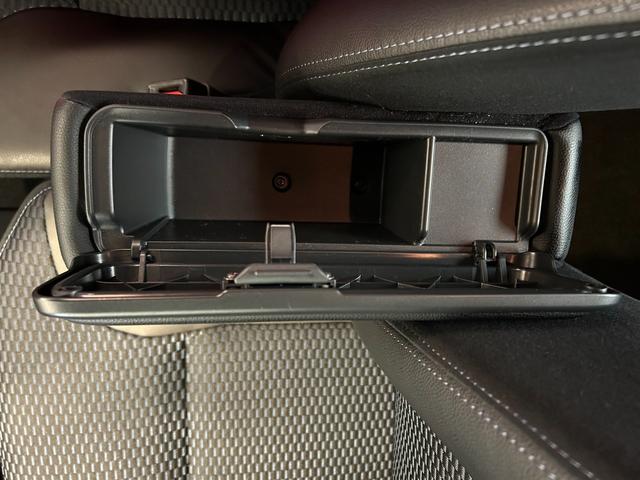 タント カスタムＲＳ　タ－ボ　ディスプレイオーディオ　衝突被害軽減ブレーキ　電動パーキング　プッシュボタンスタ－ト　コ－ナ－センサ－　アイドリングストップ機能　シ－トヒ－タ－　バックカメラ　ＬＥＤヘッドライト（20枚目）