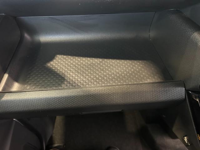 タント カスタムＲＳ　タ－ボ　ディスプレイオーディオ　衝突被害軽減ブレーキ　電動パーキング　プッシュボタンスタ－ト　コ－ナ－センサ－　アイドリングストップ機能　シ－トヒ－タ－　バックカメラ　ＬＥＤヘッドライト（22枚目）