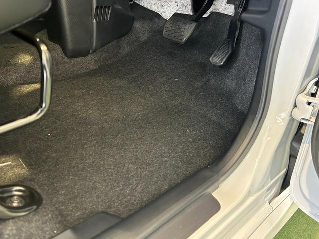 タント カスタムＲＳ　タ－ボ　ディスプレイオーディオ　衝突被害軽減ブレーキ　電動パーキング　プッシュボタンスタ－ト　コ－ナ－センサ－　アイドリングストップ機能　シ－トヒ－タ－　バックカメラ　ＬＥＤヘッドライト（38枚目）