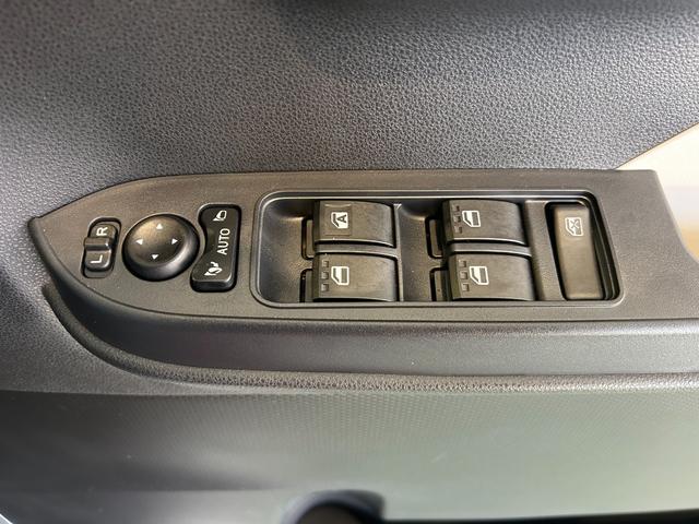 タント Ｘ　パノラマモニタ－対応　電動パーキング　片側電動スライドドア　プッシュボタンスタ－ト　コ－ナ－センサ－　衝突被害軽減ブレーキ　アイドリングストップ機能　シ－トヒ－タ－　ＬＥＤヘッドライト（11枚目）