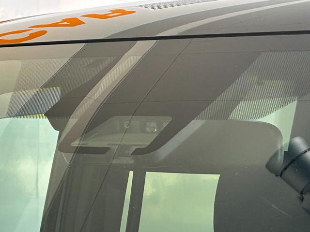 ヴォクシー ハイブリッドZS 煌II ナビ ETC プッシュボタンスタ-ト 衝突被害軽減ブレーキ 両側電動スライドドア シ-トヒ-タ- バックカメラ 3列シ-ト ハイブリッド LEDヘッドライト(7枚目)