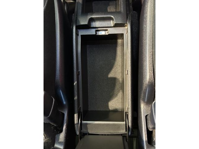 ヴォクシー ハイブリッドZS 煌II ナビ ETC プッシュボタンスタ-ト 衝突被害軽減ブレーキ 両側電動スライドドア シ-トヒ-タ- バックカメラ 3列シ-ト ハイブリッド LEDヘッドライト(20枚目)