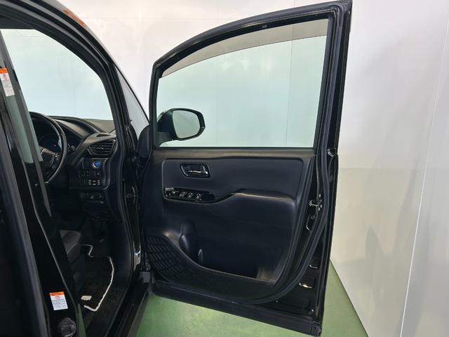 ヴォクシー ハイブリッドZS 煌II ナビ ETC プッシュボタンスタ-ト 衝突被害軽減ブレーキ 両側電動スライドドア シ-トヒ-タ- バックカメラ 3列シ-ト ハイブリッド LEDヘッドライト(33枚目)