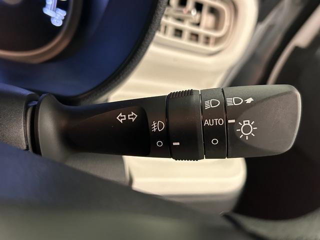 ムーヴキャンバス ストライプスＧ　電動パーキング　プッシュボタンスタ－ト　両側電動スライドドア　コ－ナ－センサ－　衝突被害軽減ブレーキ　アイドリングストップ機能　シ－トヒ－タ－　パノラマモニタ－対応　ＬＥＤヘッドライト（15枚目）