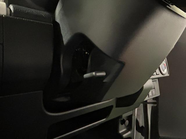 ムーヴキャンバス ストライプスＧ　電動パーキング　プッシュボタンスタ－ト　両側電動スライドドア　コ－ナ－センサ－　衝突被害軽減ブレーキ　アイドリングストップ機能　シ－トヒ－タ－　パノラマモニタ－対応　ＬＥＤヘッドライト（16枚目）