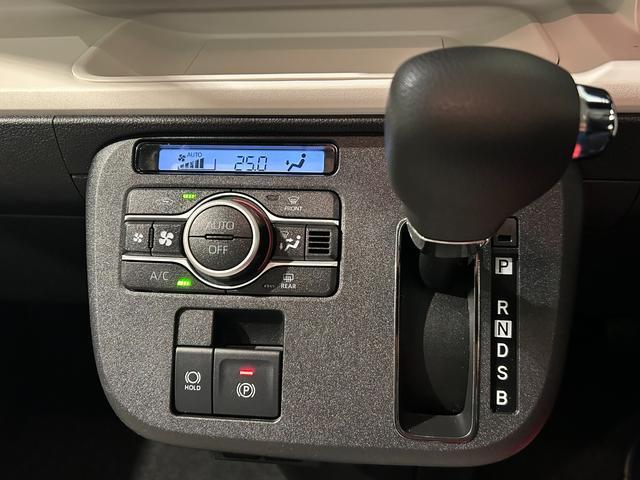 ムーヴキャンバス ストライプスＧ　電動パーキング　プッシュボタンスタ－ト　両側電動スライドドア　コ－ナ－センサ－　衝突被害軽減ブレーキ　アイドリングストップ機能　シ－トヒ－タ－　パノラマモニタ－対応　ＬＥＤヘッドライト（17枚目）