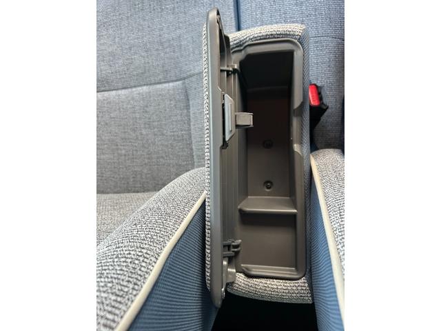 ムーヴキャンバス ストライプスＧ　電動パーキング　プッシュボタンスタ－ト　両側電動スライドドア　コ－ナ－センサ－　衝突被害軽減ブレーキ　アイドリングストップ機能　シ－トヒ－タ－　パノラマモニタ－対応　ＬＥＤヘッドライト（28枚目）