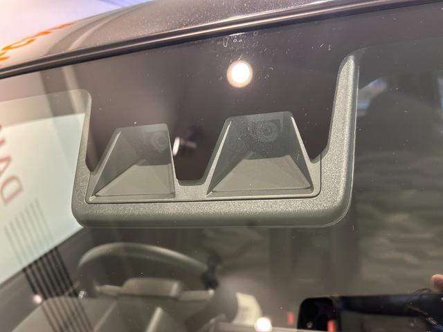 タフト Ｇターボ　ダーククロムベンチャー　バックカメラ対応　シ－トヒ－タ－　プッシュボタンスタ－ト　衝突被害軽減ブレーキ　コ－ナ－センサ－　アイドリングストップ機能　電動パーキング　全車速追従機能付ＡＣＣ　ＬＥＤヘッドライト（6枚目）