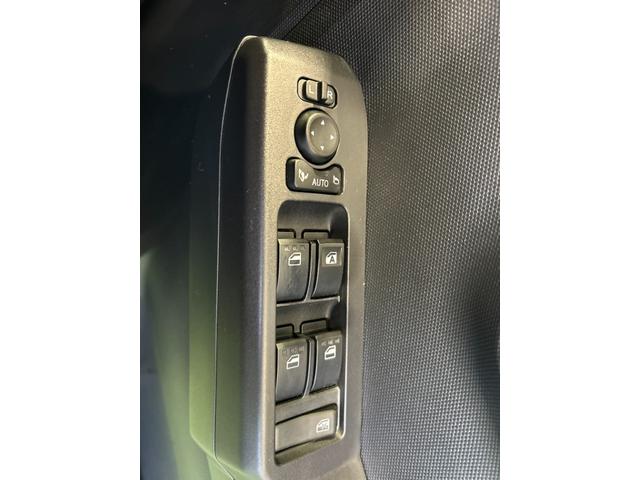 タフト Ｇターボ　ダーククロムベンチャー　バックカメラ対応　シ－トヒ－タ－　プッシュボタンスタ－ト　衝突被害軽減ブレーキ　コ－ナ－センサ－　アイドリングストップ機能　電動パーキング　全車速追従機能付ＡＣＣ　ＬＥＤヘッドライト（10枚目）