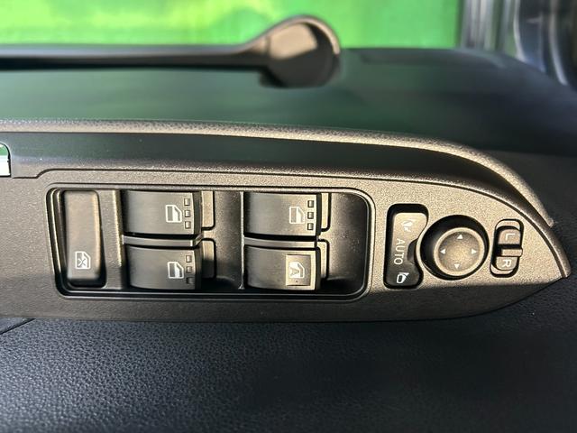 タント カスタムＸ　バックカメラ対応　両側電動スライドドア　衝突被害軽減ブレーキ　コ－ナ－センサ－　アイドリングストップ機能　シ－トヒ－タ－　電動パーキング　ＬＥＤヘッドライト　キーフリ－　アルミホイール（14枚目）