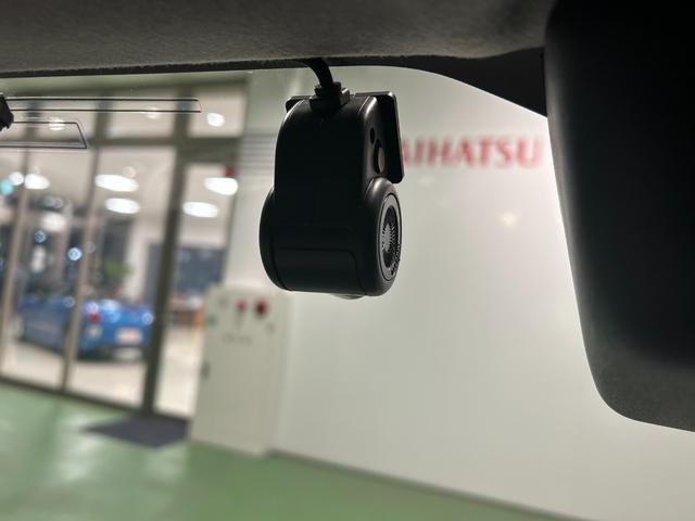 ムーヴキャンバス ストライプスＧ　ナビ　ドラレコ　電動パーキング　プッシュボタンスタ－ト　両側電動スライドドア　衝突被害軽減ブレーキ　コ－ナ－センサ－　アイドリングストップ機能　シ－トヒ－タ－　パノラマモニタ－　ＬＥＤヘッドライト（8枚目）