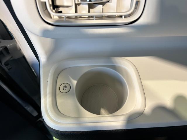 ムーヴキャンバス ストライプスＧ　ナビ　ドラレコ　電動パーキング　プッシュボタンスタ－ト　衝突被害軽減ブレーキ　コ－ナ－センサ－　アイドリングストップ機能　シ－トヒ－タ－　パノラマモニタ－（28枚目）