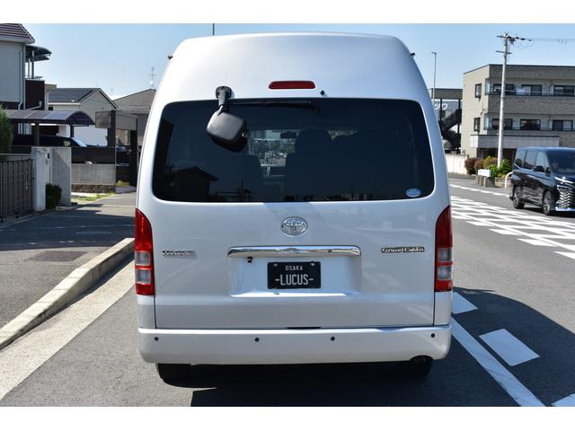 ハイエースワゴン グランドキャビン　１０名　ＡＴ　ガソリン　２７００ｃｃ　総重量２５９０ｋｇ　ＥＴＣ　社外ナビ　片側電動スライドドア（10枚目）