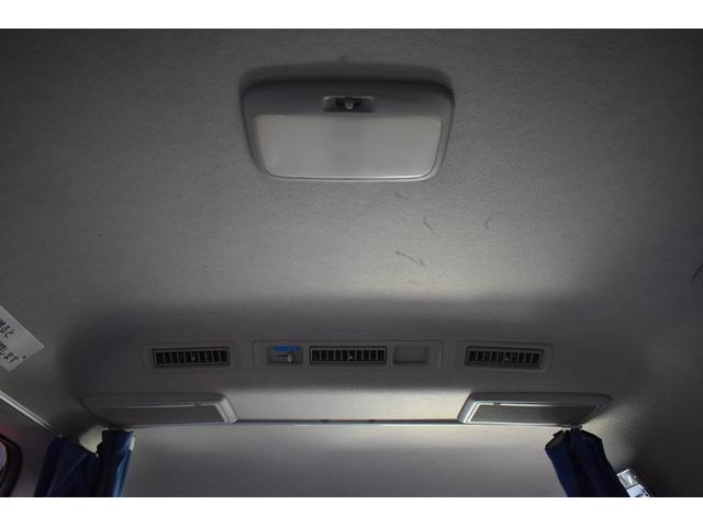 ハイエースコミューター スーパーロングGL 15人乗り ETC フルセグTVナビ バックカメラ パワースライドドア 最後列跳ね上げシート 電格ミラー フロントフォグランプ(16枚目)