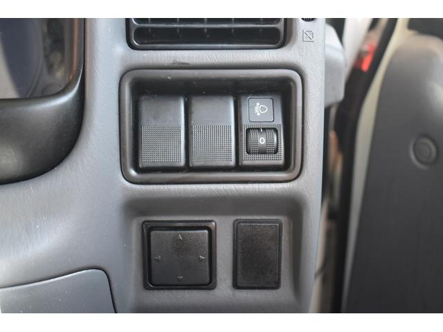 バネットバン ＤＸ　コラムＡＴ　移動販売車　ガソリン　３名乗車　ＡＣコンセント　換気扇装備　給排水タンク　車体長さ４３６ｃｍ　ルーフキャリア　カスタム（12枚目）