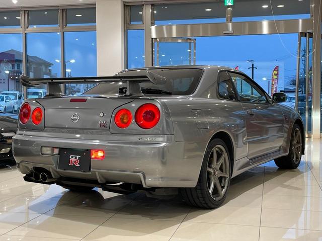 スカイライン ＧＴ－Ｒ　Ｍスペック　ユーザー買取車・本革シート・シートヒータ・純正ＡＷ・記録簿・ＮＩＳＭＯクラッチディスク、カバー（7枚目）