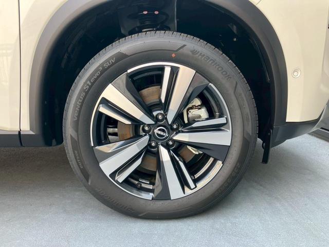 純正のアルミホイールです