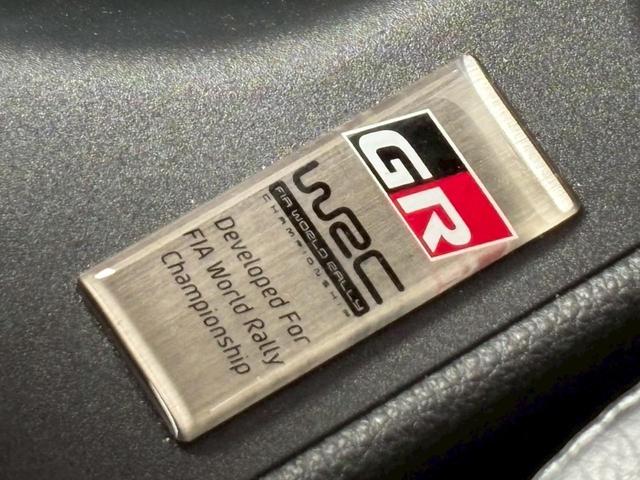 ＧＲヤリス ＲＺ　ハイパフォーマンス　６速ＭＴ　ＴＯＭＳフルエアロ　ＪＢＬサウンド　純正ナビ　Ｂカメラ　ＥＴＣ　シートヒータ　ステアリングヒータ　ハーフレザーシート　追従クルコン　プッシュスタート　ドラレコ　ヘッドアップディスプレイ（18枚目）
