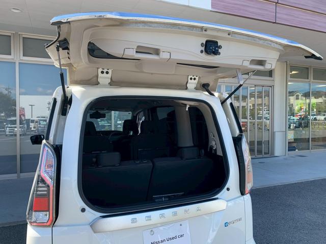 セレナ ｅ－パワー　ハイウェイスターＶ　９型ナビ　プロパイ　全周囲Ｍ　寒冷地仕様　デジタルルームミラ　シートヒータ　ステアリングヒータ　リアオートエアコン　電動パーキング　両側電動スライドドア　ＬＥＤヘッドライト（29枚目）