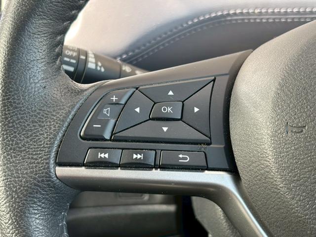 セレナ ｅ－パワー　ハイウェイスターＶ　１オナ　プロパイ　１０型純正ナビ　後席Ｍ　ドラレコ前後　ＥＴＣ　２．０　アラウンドビュ　フルセグ　純正１５インチＡＷ　デジタルミラ　ＬＥＤヘッドライト　ＬＥＤフォグ　衝突軽減ブレーキ　踏み間違い防止（11枚目）
