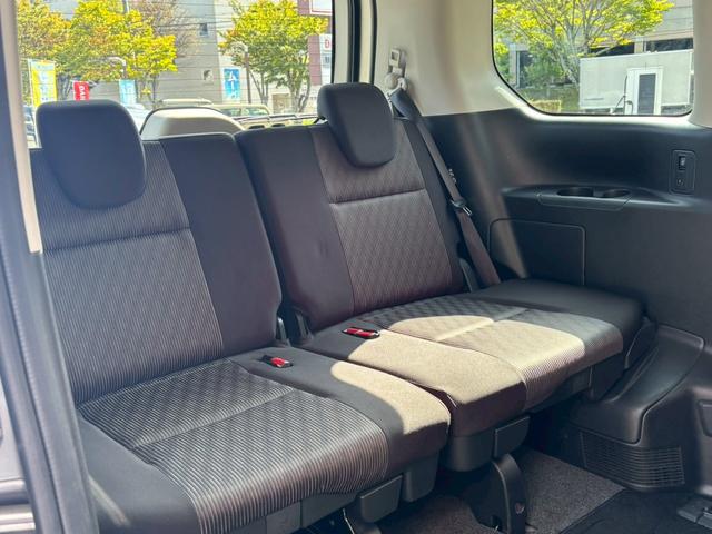 セレナ ｅ－パワー　ハイウェイスターＶ　１オナ　プロパイ　１０型純正ナビ　後席Ｍ　ドラレコ前後　ＥＴＣ　２．０　アラウンドビュ　フルセグ　純正１５インチＡＷ　デジタルミラ　ＬＥＤヘッドライト　ＬＥＤフォグ　衝突軽減ブレーキ　踏み間違い防止（20枚目）