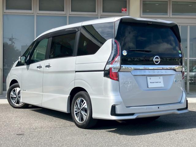 セレナ ｅ－パワー　ハイウェイスターＶ　１オナ　プロパイ　１０型純正ナビ　後席Ｍ　ドラレコ前後　ＥＴＣ　２．０　アラウンドビュ　フルセグ　純正１５インチＡＷ　デジタルミラ　ＬＥＤヘッドライト　ＬＥＤフォグ　衝突軽減ブレーキ　踏み間違い防止（30枚目）