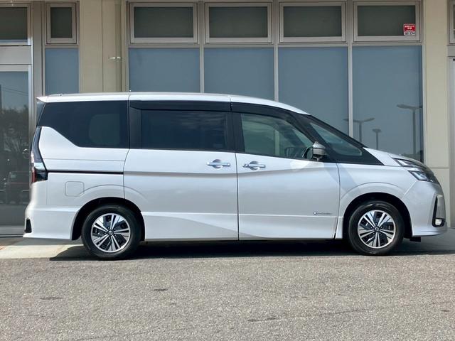 セレナ ｅ－パワー　ハイウェイスターＶ　１オナ　プロパイ　１０型純正ナビ　後席Ｍ　ドラレコ前後　ＥＴＣ　２．０　アラウンドビュ　フルセグ　純正１５インチＡＷ　デジタルミラ　ＬＥＤヘッドライト　ＬＥＤフォグ　衝突軽減ブレーキ　踏み間違い防止（32枚目）