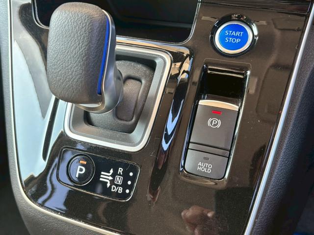 セレナ e-パワー ハイウェイスターV 後席モニター ドラレコ ETC  プロパイ アラモニ デジタルミラー 純正10型ナビ 両側電動スライド 純正15型AW LEDヘッドライト LEDフォグ セーフティーP 衝突軽減装置 踏み間違い防止(13枚目)