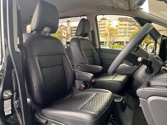 セレナ ｅ－パワー　ハイウェイスターＶ　１オナ　防水シート　１００Ｖ電源　ＥＴＣ　ドラレコ　ＮＣナビ　プロパイ　アラウンドビュー　デジタルミラー　バンパーイルミ　アダプティブＬＥＤヘッドライト　　ＬＥＤフォグ　ＳＯＳコール　純正１６型ＡＷ（18枚目）